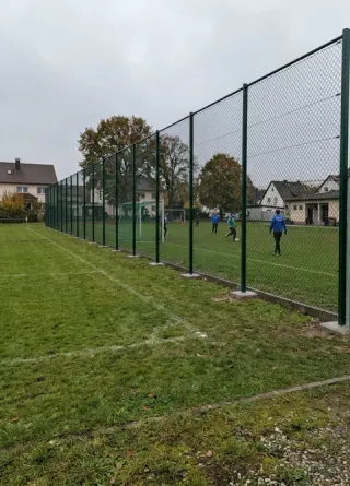Ballfangzaun in Ingolstadt - fachgerechte Ausführung vor Ort